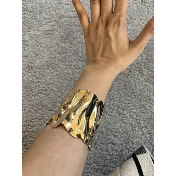 wide gold cuff bracelet chunky bangle arm costume metal statement abstract wavy - Picture 3 of 6